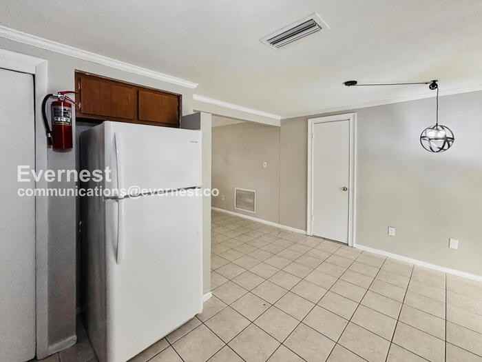 2412 Arcadia Rd - Photo 5 of 26