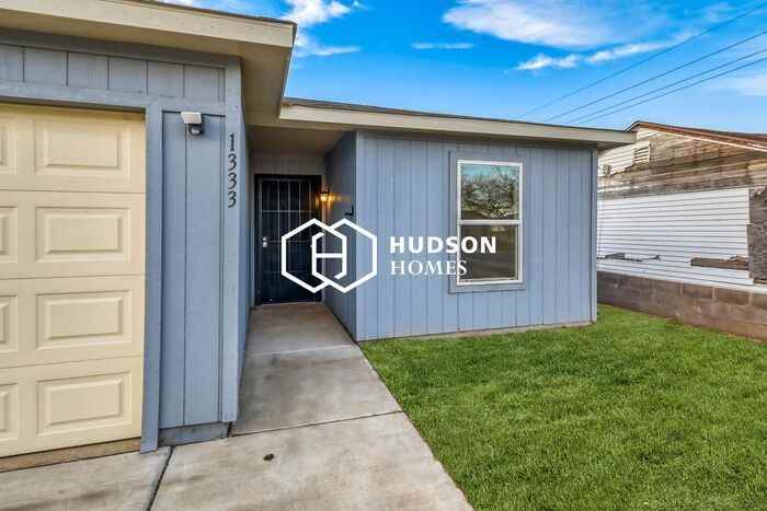 1333 Nw 11th Ave - Photo 2 of 13