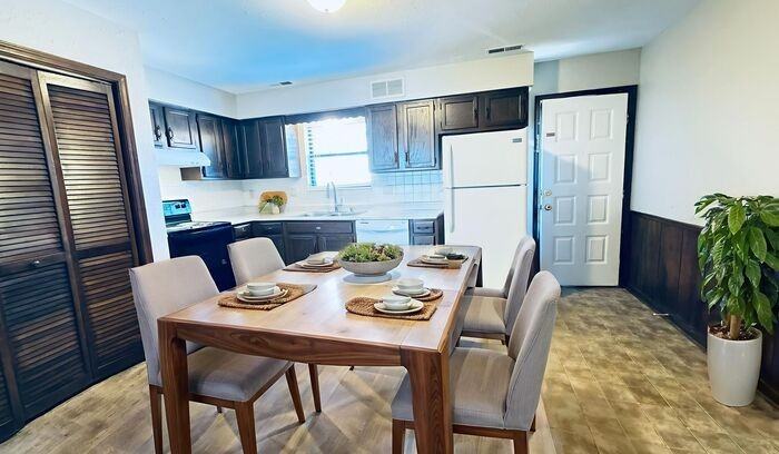 258 Nw Woods Chapel Rd - Photo 3 of 25