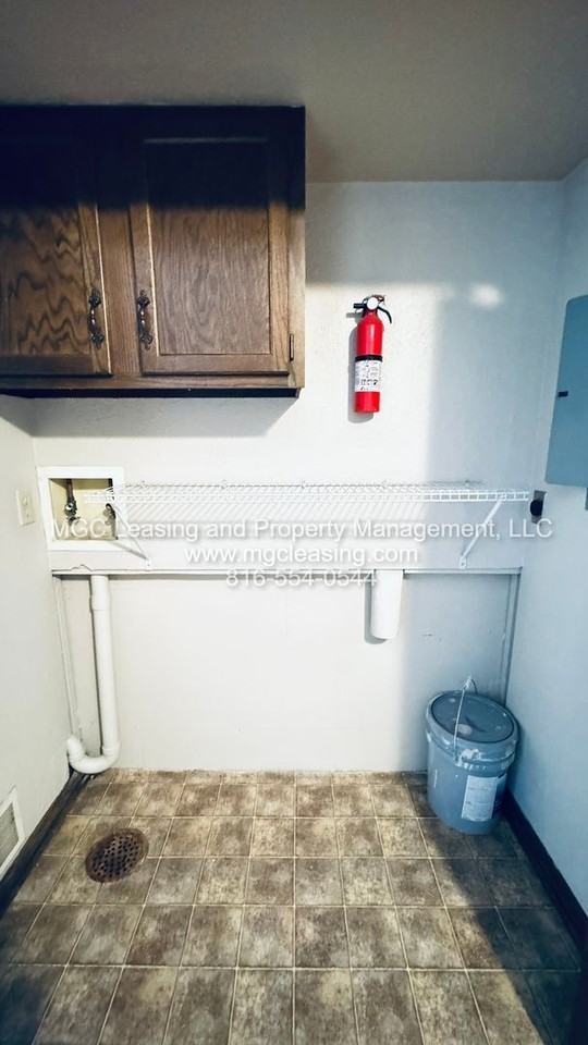 258 Nw Woods Chapel Rd - Photo 7 of 25