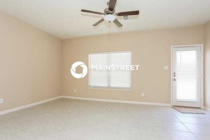 2208 Georgetown St - Photo 4 of 17