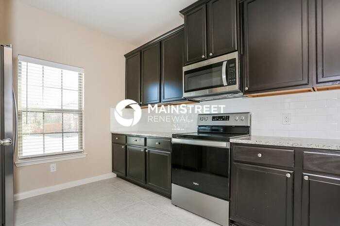 2208 Georgetown St - Photo 5 of 17