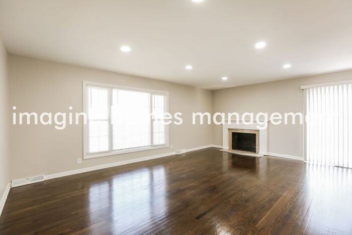 5624 W 97th Ter - Photo 6 of 19