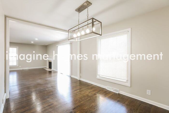 5624 W 97th Ter - Photo 7 of 19