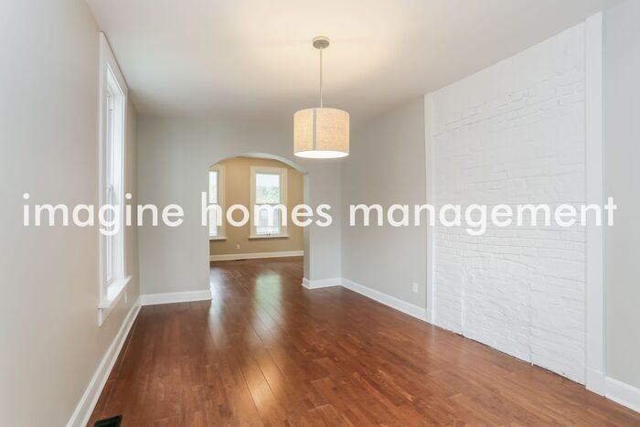 627 Oakwood Ave - Photo 5 of 20