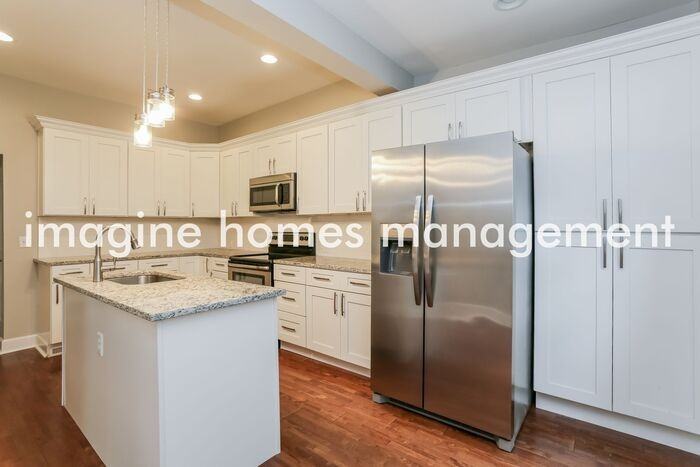 627 Oakwood Ave - Photo 6 of 20