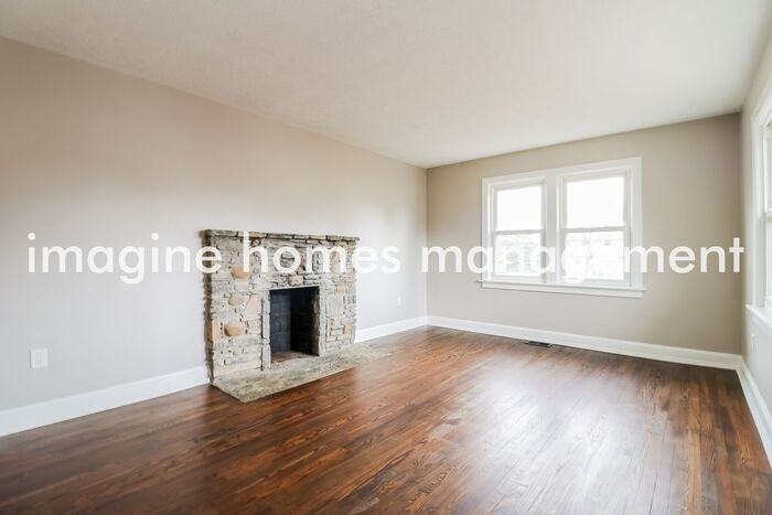 7419 State Rd - Photo 5 of 16