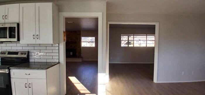 1204 John Reagan St - Photo 3 of 29