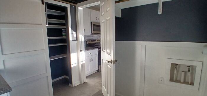 1204 John Reagan St - Photo 6 of 29