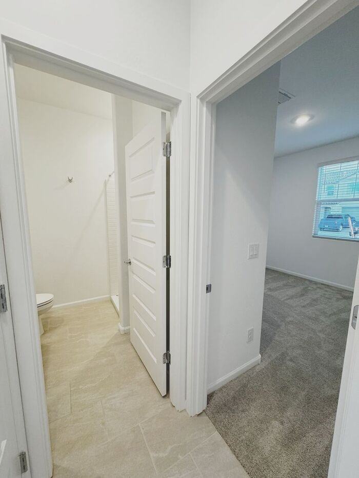 9528 W Cheery Lynn Rd - Photo 4 of 39