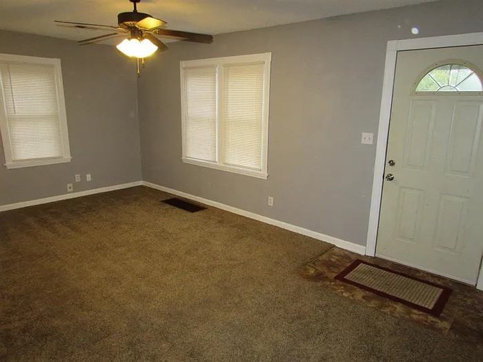 2229 W Irving St - Photo 2 of 12