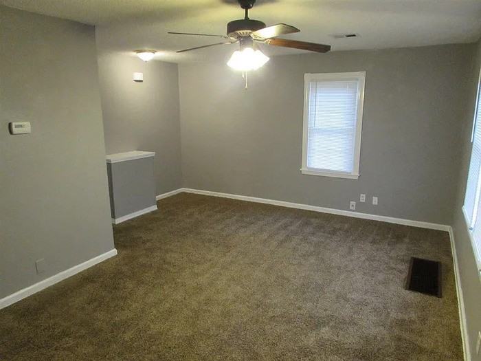 2229 W Irving St - Photo 3 of 12