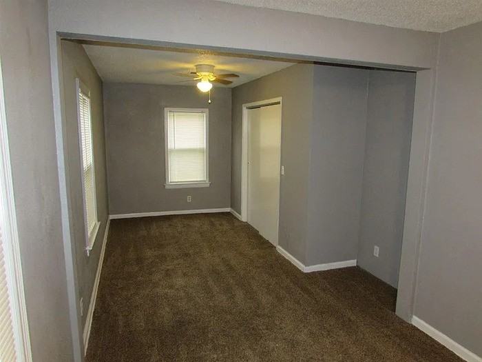 2229 W Irving St - Photo 7 of 12