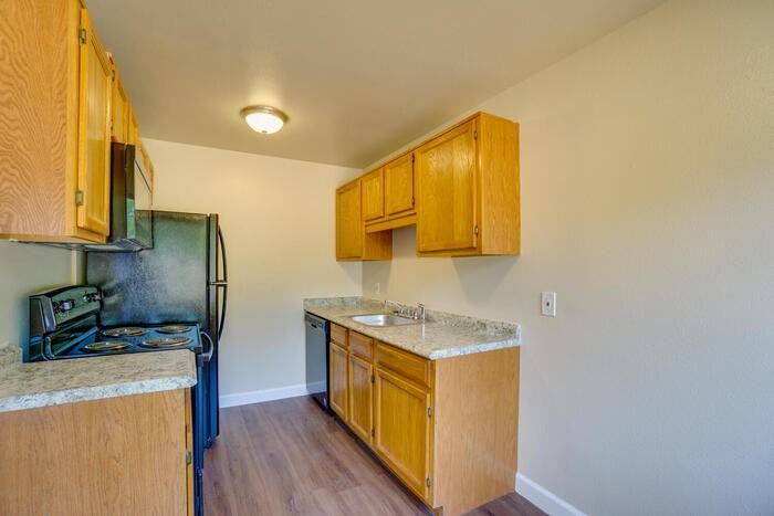 628 Ash St #628 - Photo 5 of 17