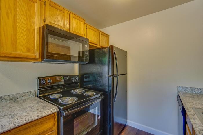 628 Ash St #628 - Photo 7 of 17