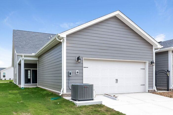 2508 Elmcroft Ave - Photo 4 of 25