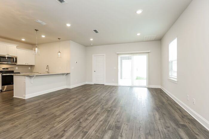 2508 Elmcroft Ave - Photo 7 of 25