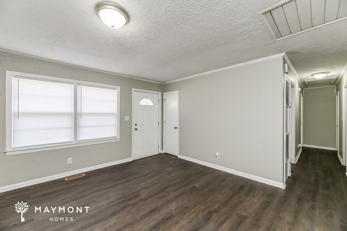 421 Clarine Dr - Photo 3 of 10