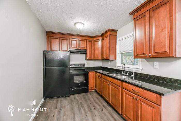 421 Clarine Dr - Photo 5 of 10