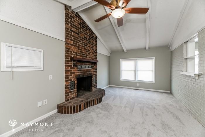 421 Clarine Dr - Photo 6 of 10