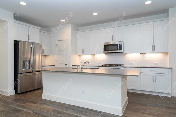 2312 Ringstaff Road - Photo 4 of 26