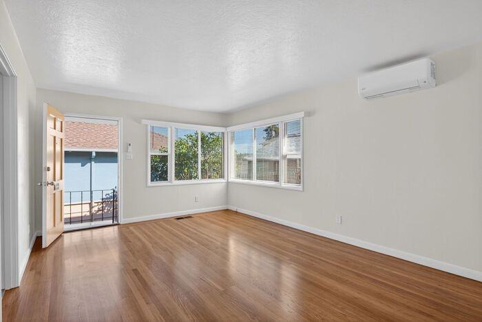 417 Webster St - Photo 4 of 27