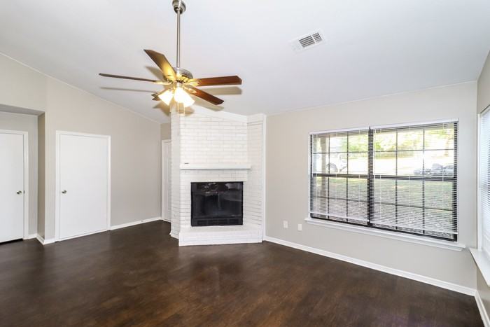 1919 Calgary Trl - Photo 2 of 10