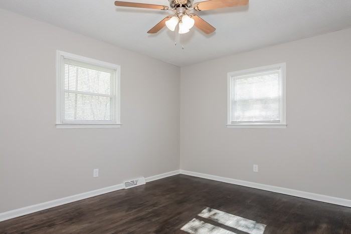 2518 Fairgreen Dr - Photo 7 of 12