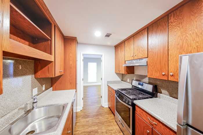 1308 Upper Kingston Rd - Photo 5 of 11