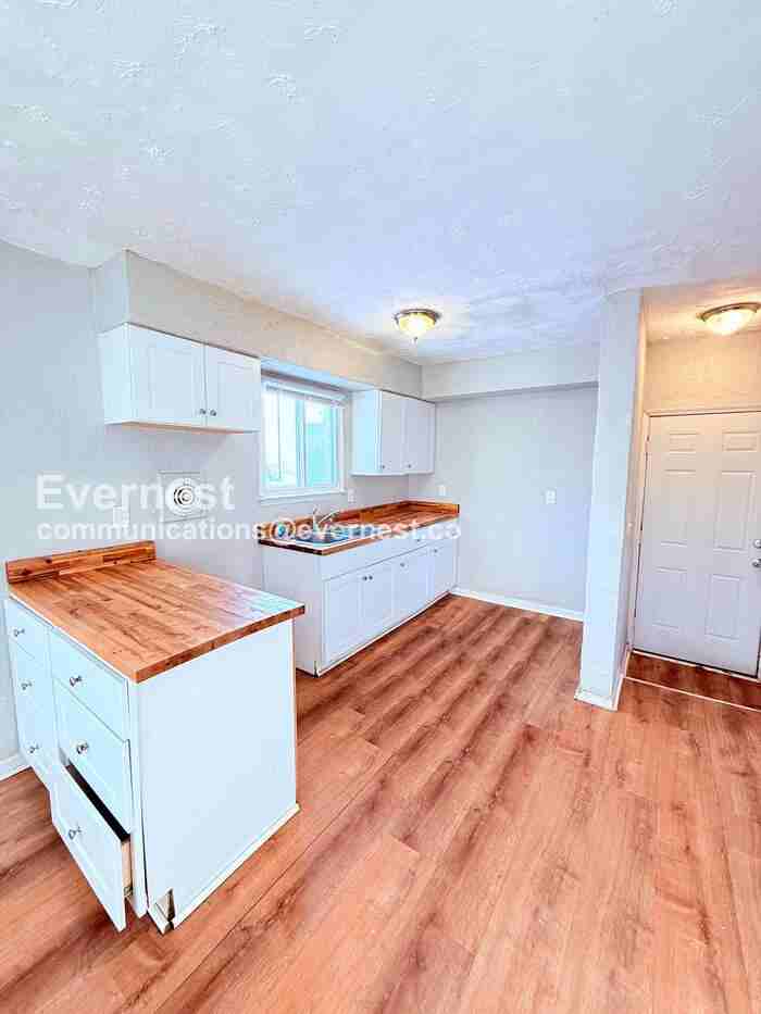 14504 Saint Marys St - Photo 3 of 26