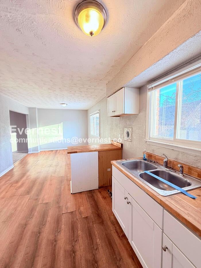 14504 Saint Marys St - Photo 4 of 26