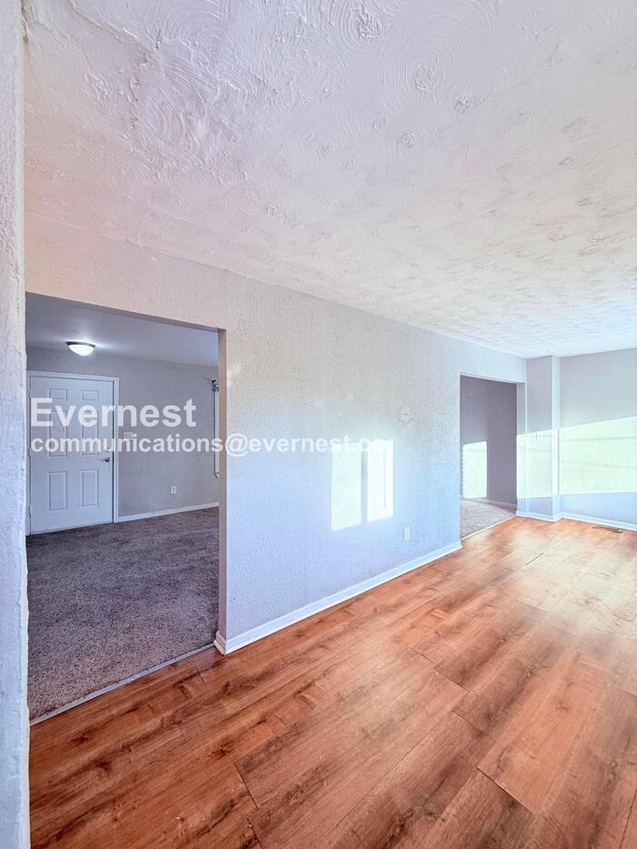 14504 Saint Marys St - Photo 5 of 26