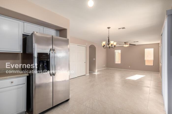 42581 W Michaels Dr - Photo 4 of 26