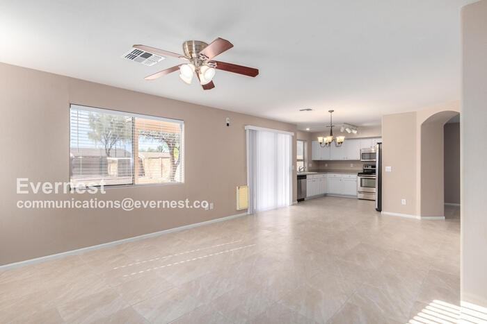 42581 W Michaels Dr - Photo 7 of 26