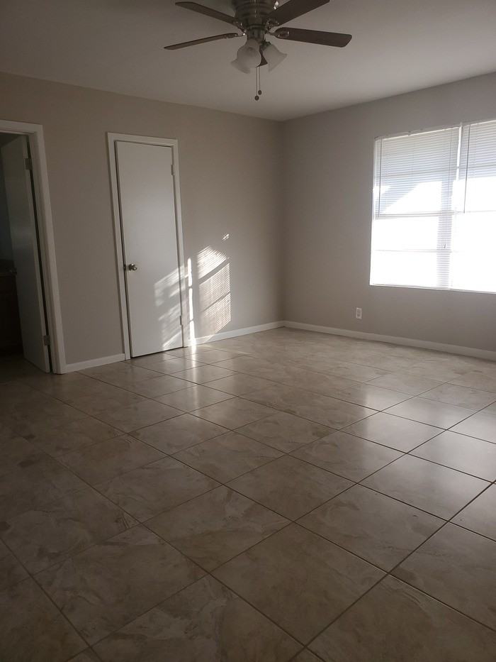 418 W Matz Ave - Photo 2 of 7