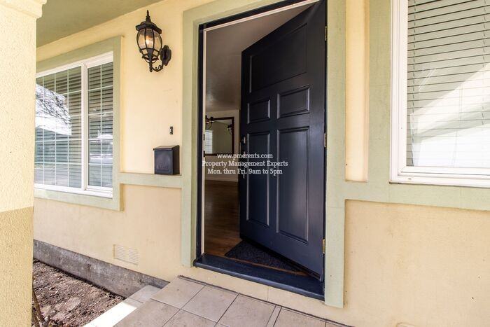 2745 Princeton Ave - Photo 3 of 16