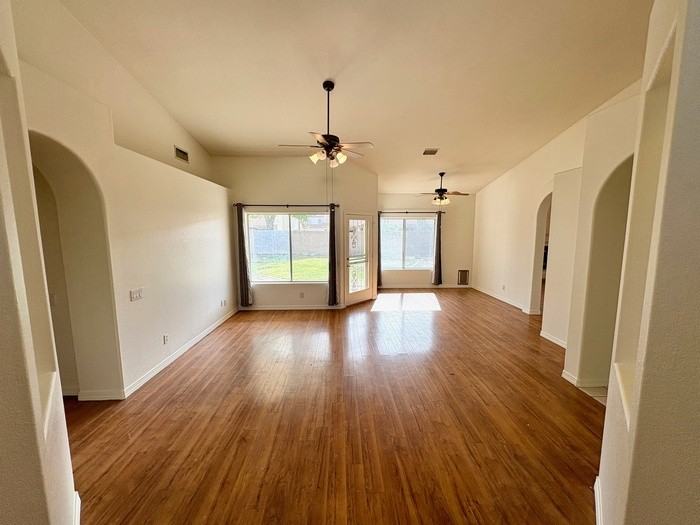 1727 W Oakland St - Photo 5 of 17