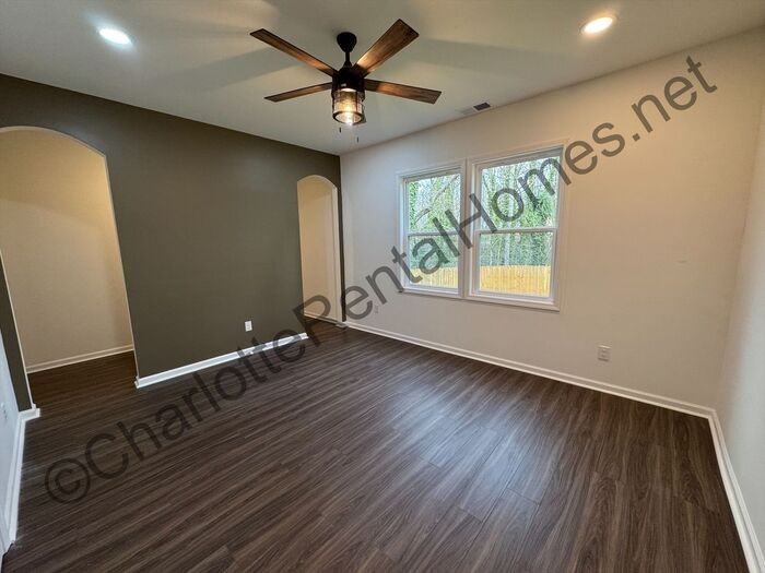 512 N Mulberry St - Photo 7 of 12