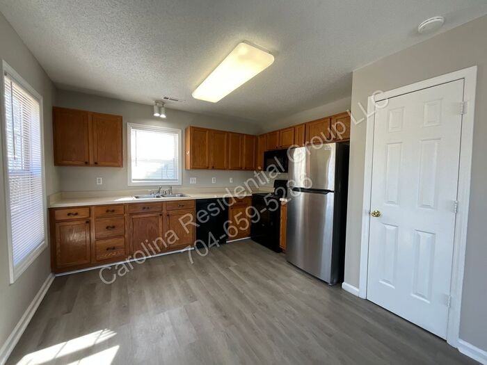 1742 Park Terrace Ln - Photo 5 of 16