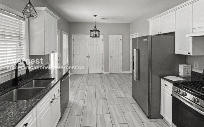 322 Shelby Forest Dr - Photo 2 of 22