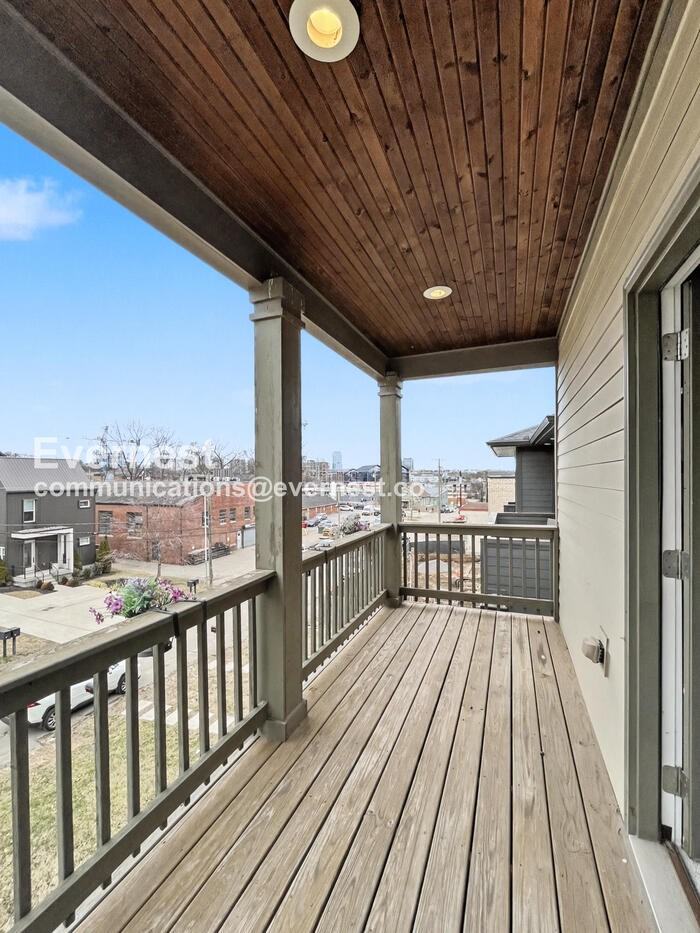 1306 Pillow St #A - Photo 3 of 28