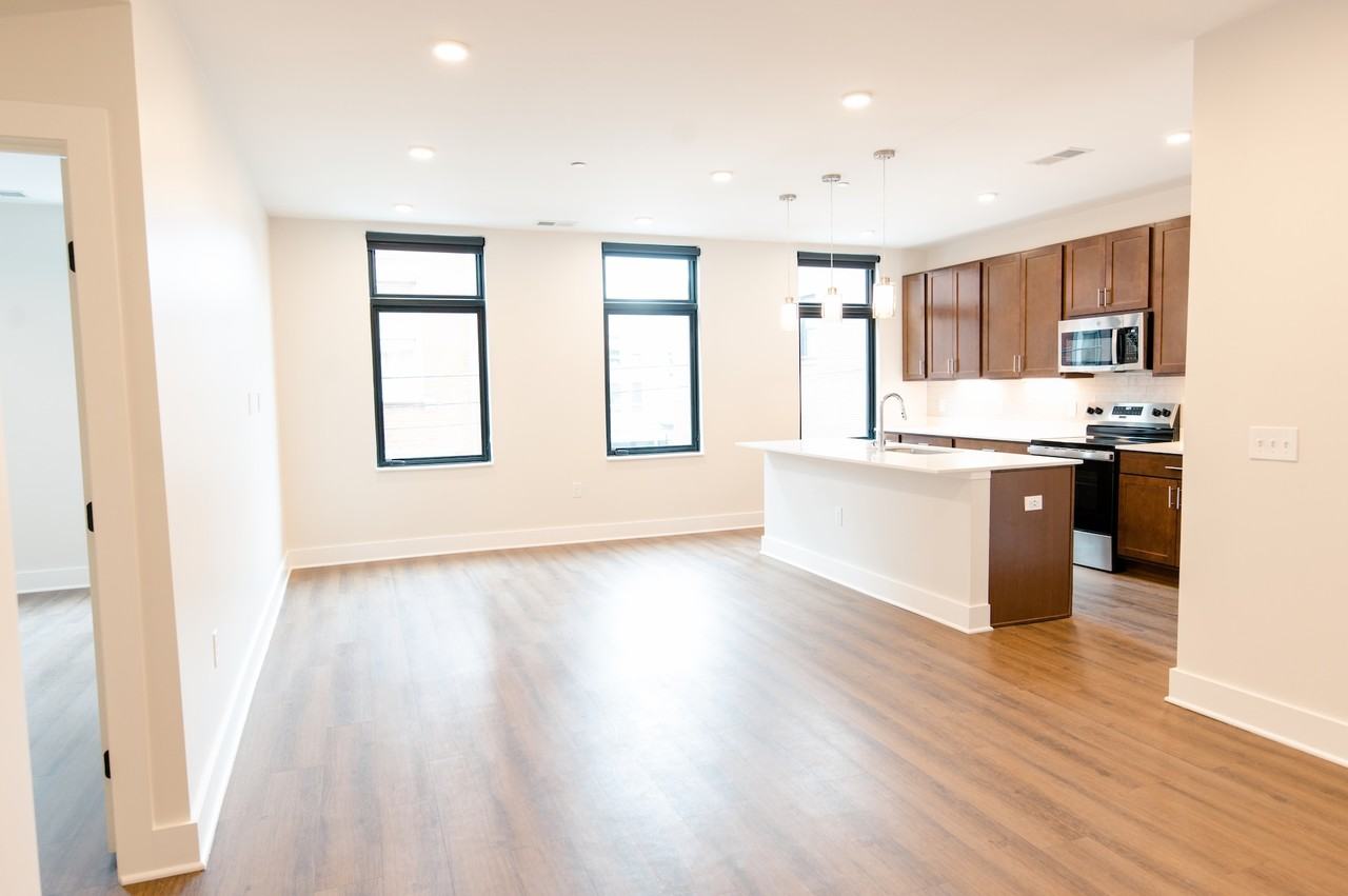 1531 Pleasant St #201 - Photo 5 of 14