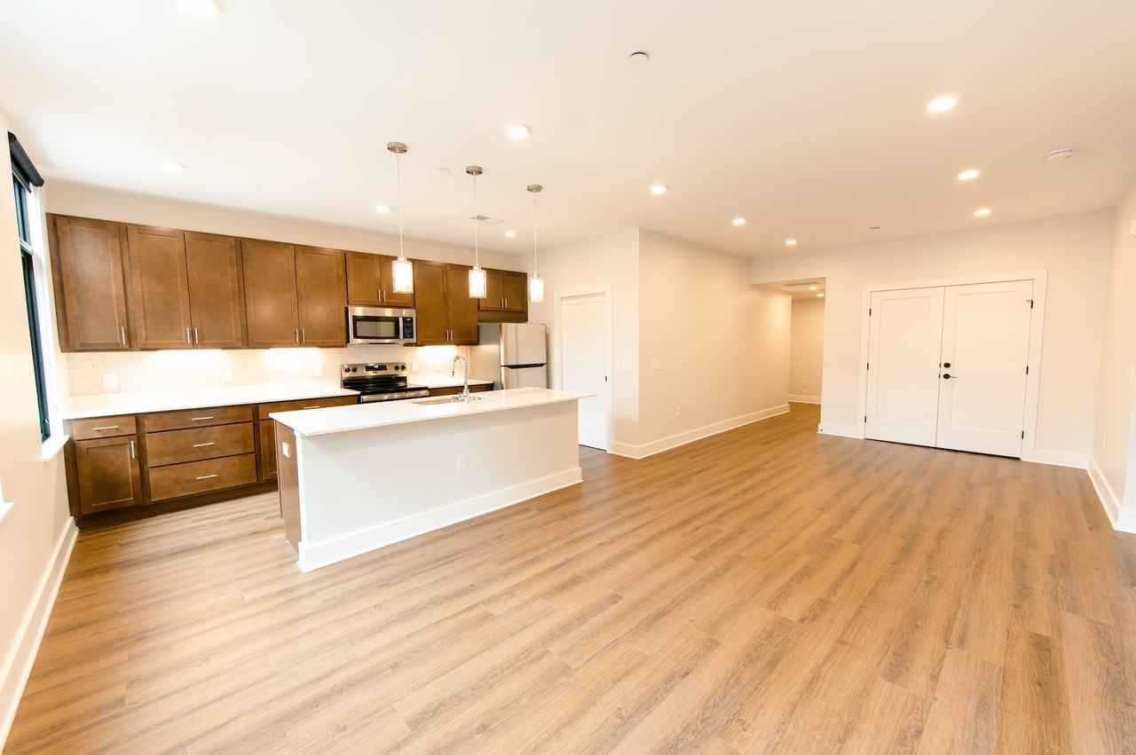 1531 Pleasant St #201 - Photo 6 of 14