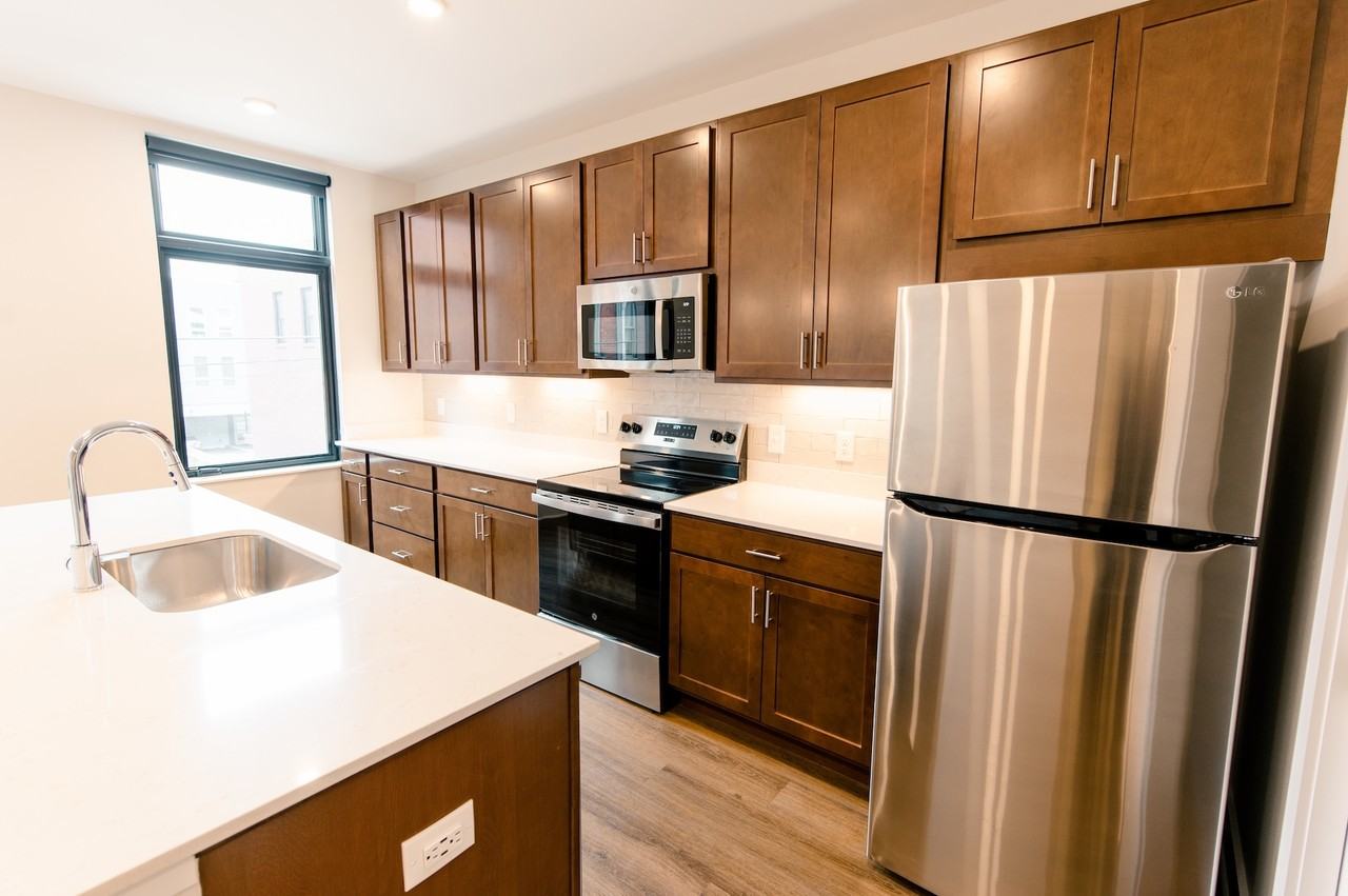 1531 Pleasant St #201 - Photo 7 of 14