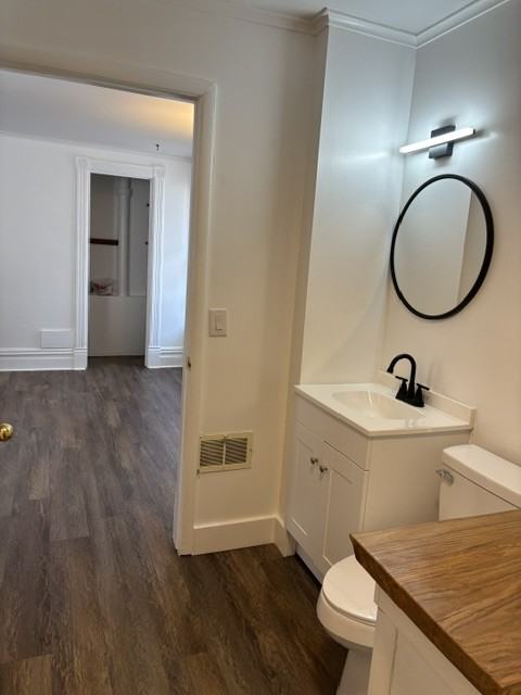 719 W Vine St #4 - Photo 2 of 9