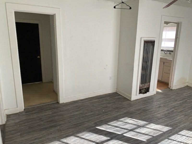 805 S Avenue A - Photo 4 of 5