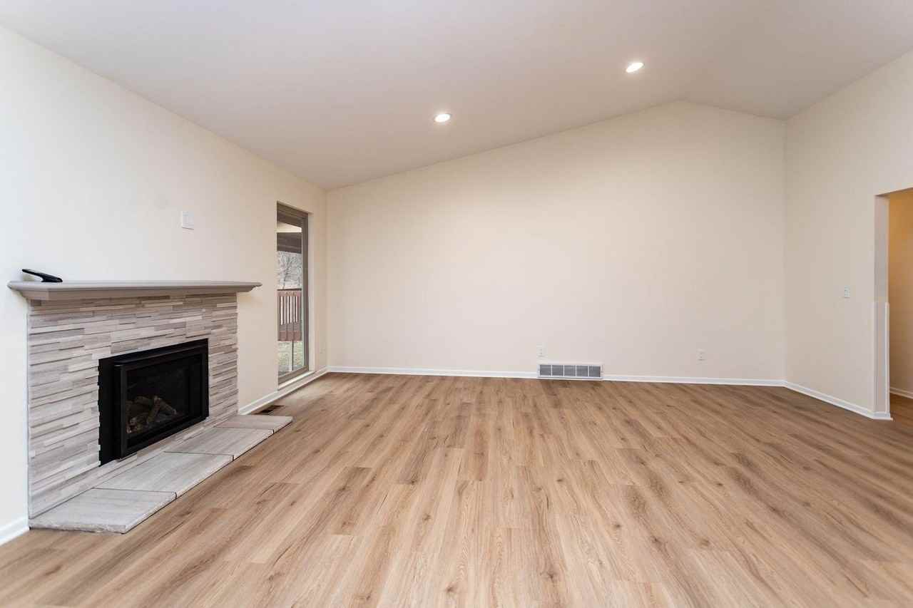 2152 Glenhill Rd - Photo 7 of 41