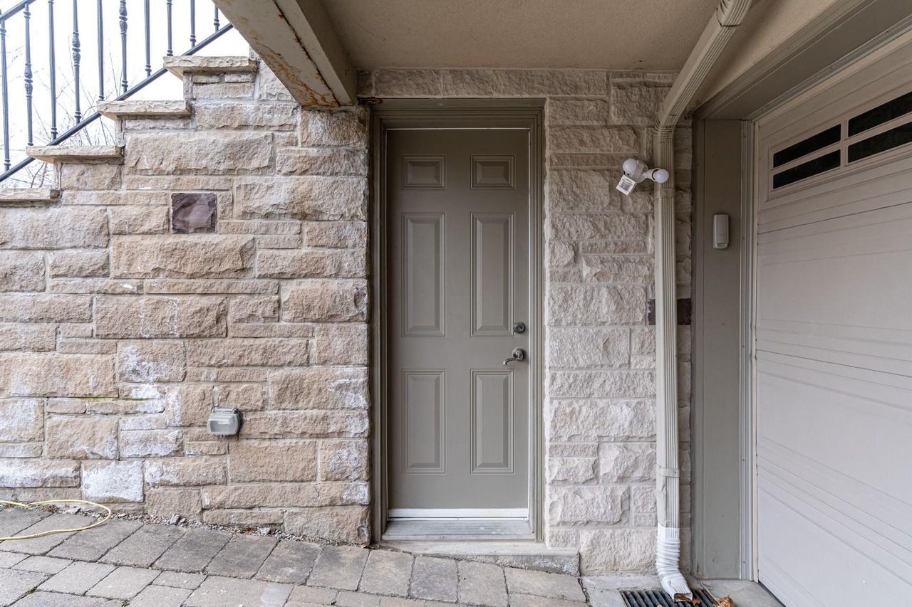 132 Cameron Ave - Photo 3 of 29