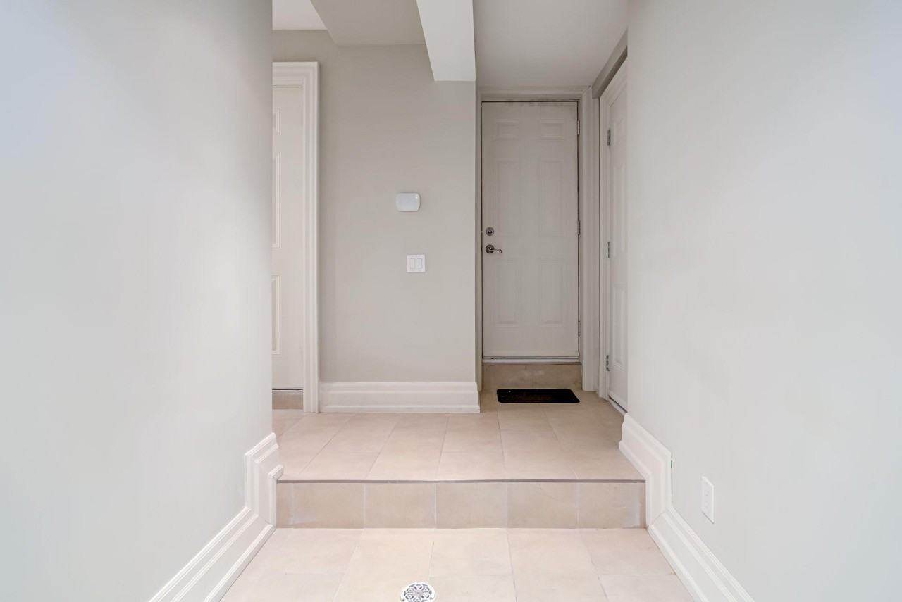 132 Cameron Ave - Photo 4 of 29