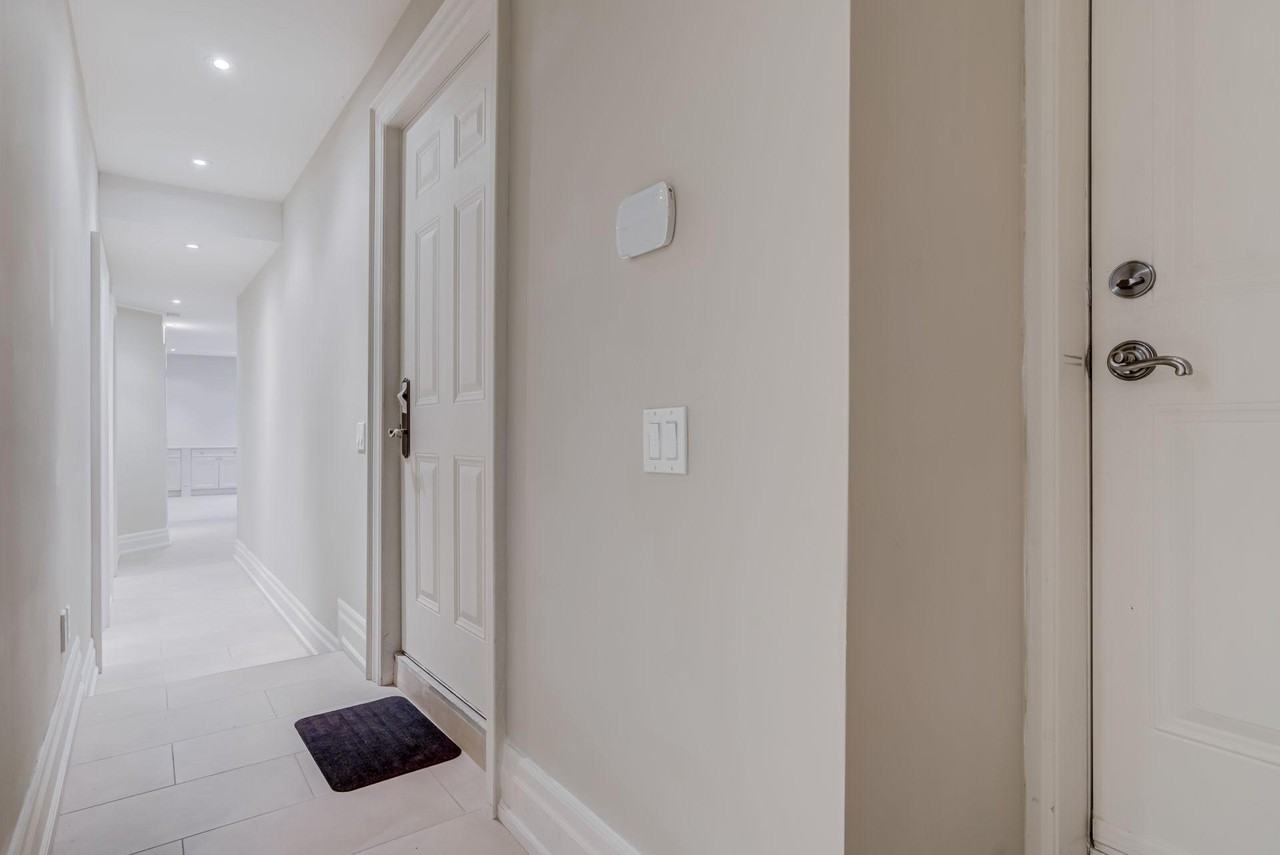 132 Cameron Ave - Photo 7 of 29